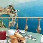 Hh Il Gabbiano بيت ضيافة 3*