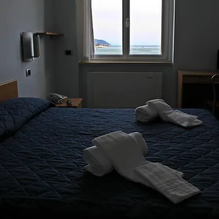 ゲストハウス Hh Il Gabbiano ラ・スペツィア