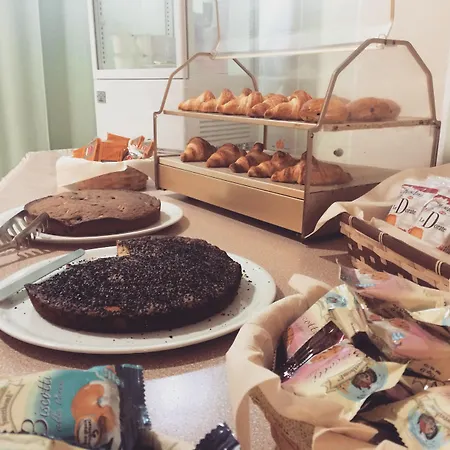 Hh Il Gabbiano ゲストハウス 3*