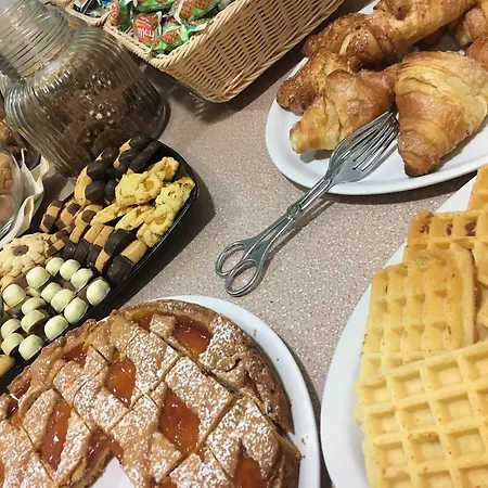 Hh Il Gabbiano بيت ضيافة 3*